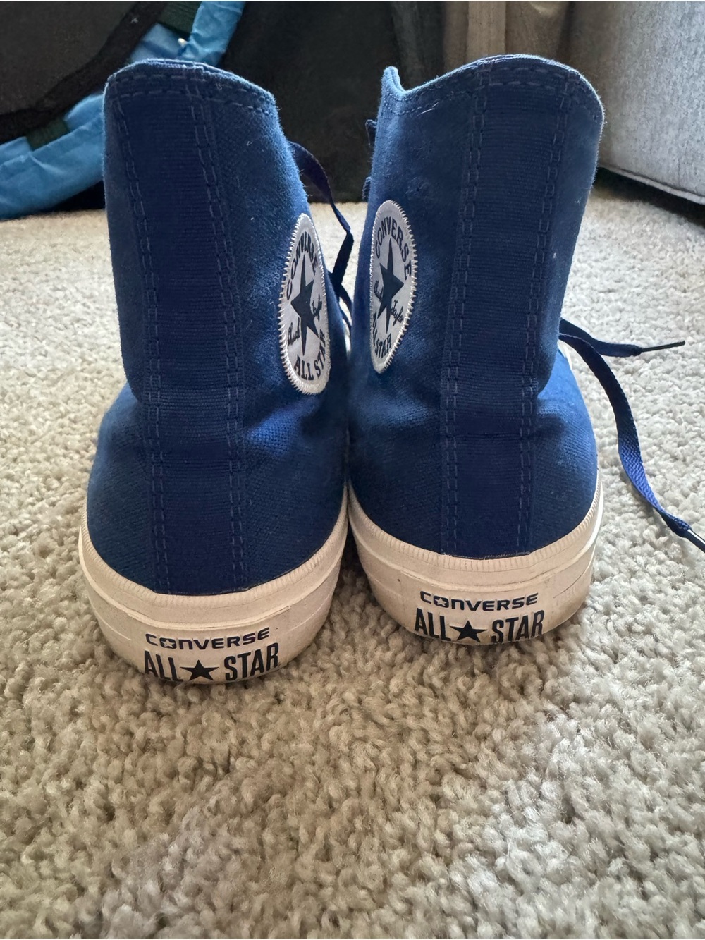 Classic High-Top converse chuck Taylor Sneakers in Navy and White - Picture 6 of 12